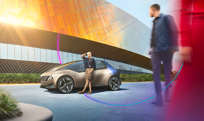 In 2021 deelden we met de BMW i Vision Circular, een wagen die gemaakt was met 100% recycleerbaar materiaal, onze toekomstvisie met de markt.